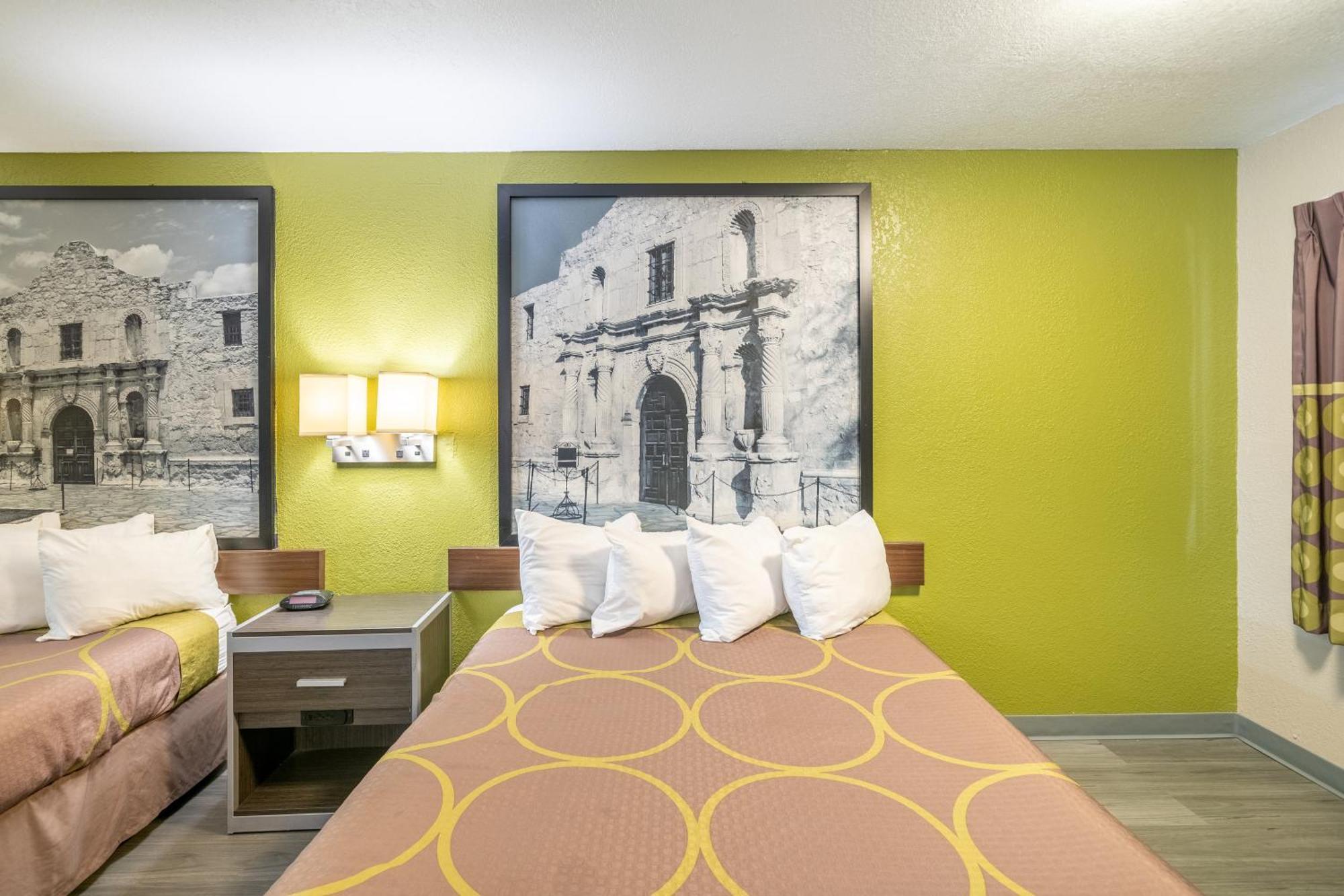 Super 8 By Wyndham San Antonio/Riverwalk Area Exteriör bild